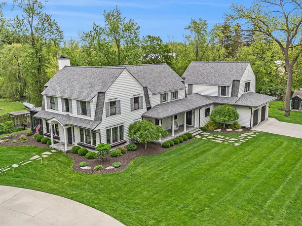 310 Lakeside Dr SE, East Grand Rapids, MI 49506