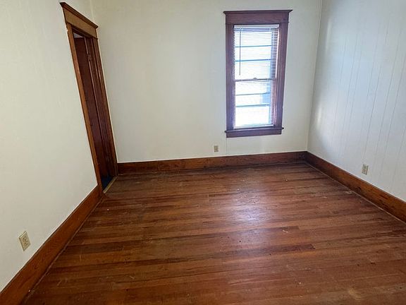 4th image of 21 Van Derveer St #2R