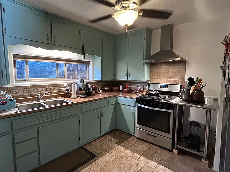 945 Agua Fria St #B — Photo 3