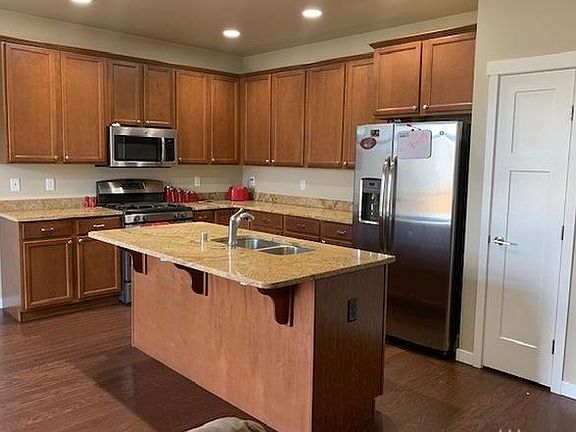 Kitchen with island