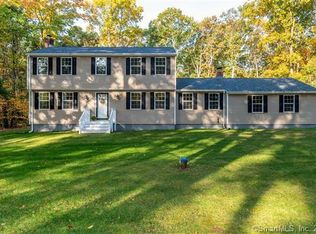 35 Laurel Ln, Simsbury, CT 06070