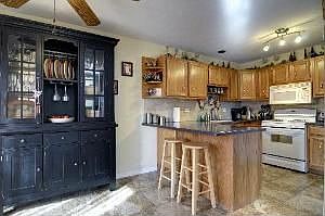 3rd image of 2421 Morning Glory Ln