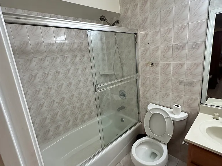 92 Meadowbrook Dr #1 — Photo 3