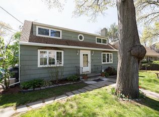 104 Oakdale St, Bridgeport, CT 06606