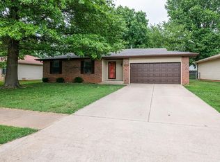 2228 S Nettleton Ave, Springfield, MO 65807