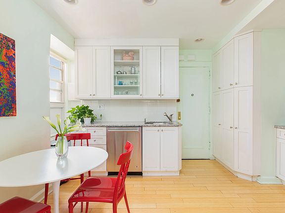 4th image of 108 E 82nd St APT 9C