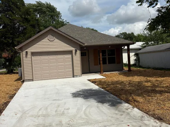 623 N Walker St, Webb City, MO 64870