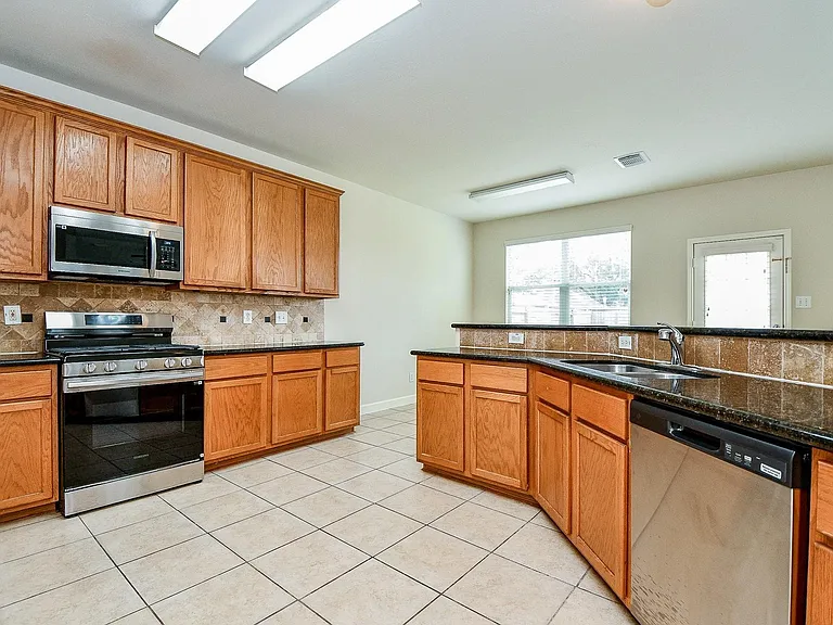 2707 Silk Tree Ln — Photo 2