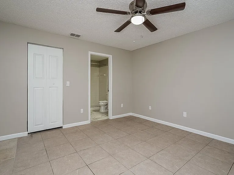 1070 Bridlewood Way — Photo 8