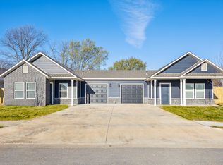 815 Valley Oaks Ln, Centerton, AR 72719