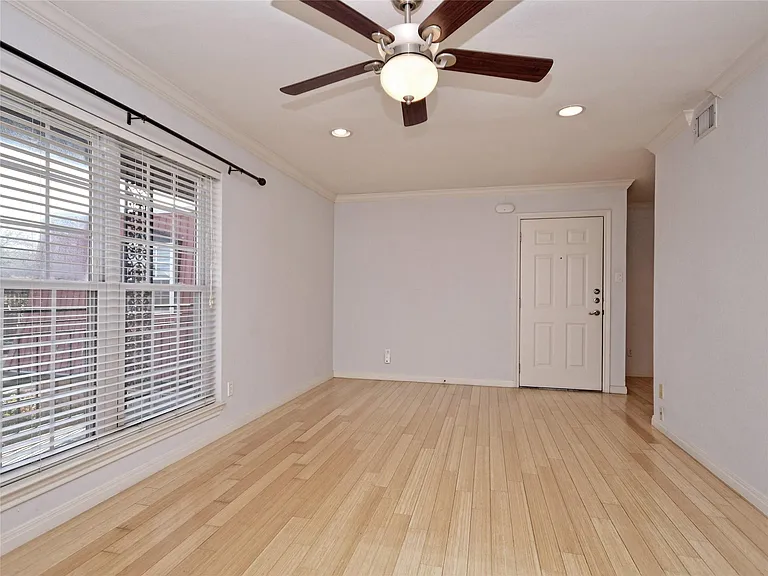 900 S Lamar Blvd #311 — Photo 5