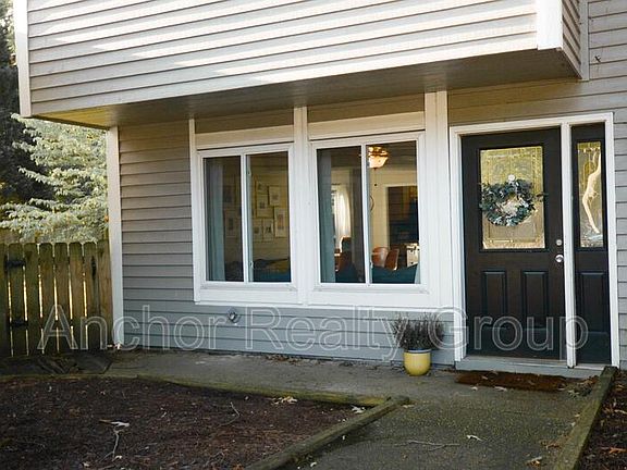 2nd image of 331 Sunflower Ct #1