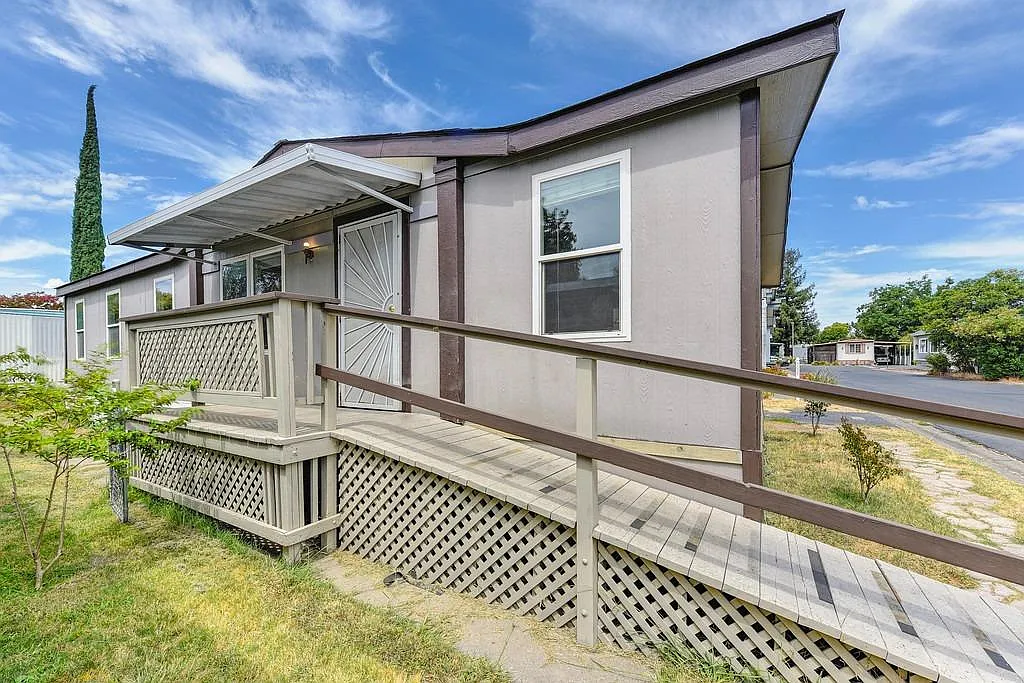 5037 Williamsburg Ln #84 photo 1