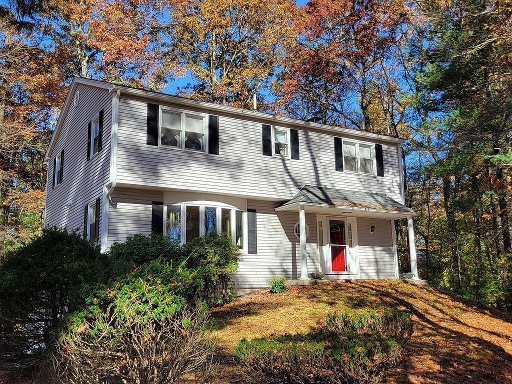 8 Florence Cir, Medway, MA 02053 Zillow