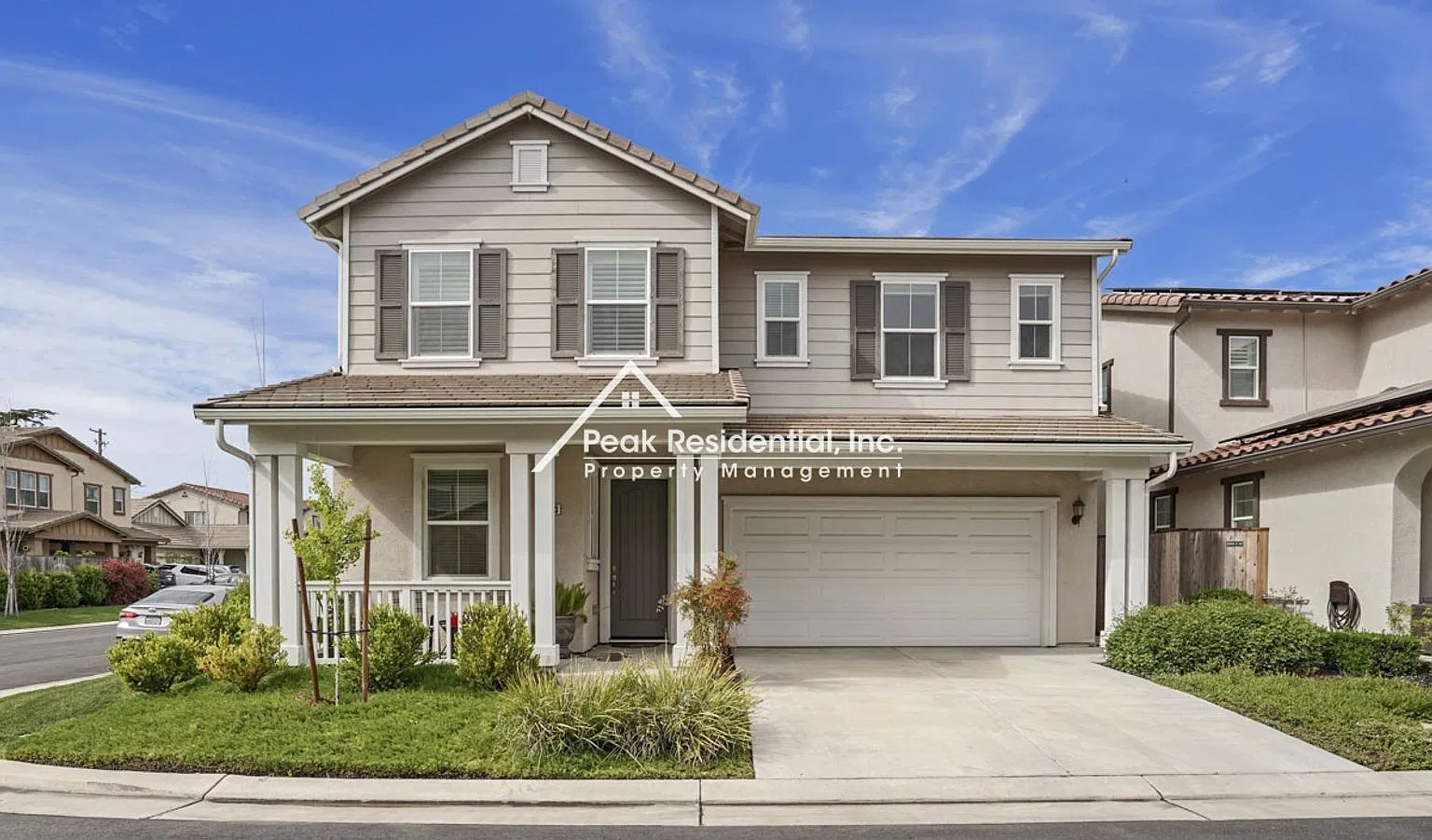 Beautiful Updated 4bd/3ba Home in Gated Community — Photo 1