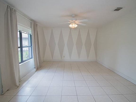 5th image of 486 Timberwood Trl