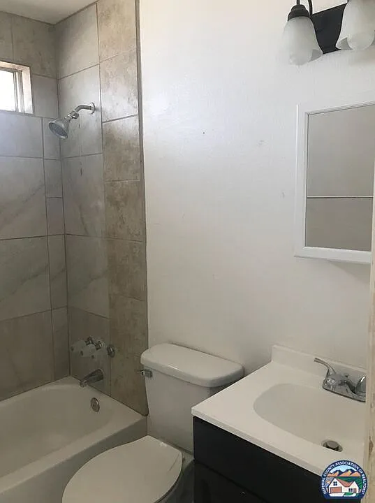 2 bed, 1.0 bath, 648 sqft, $1,000 — Photo 3