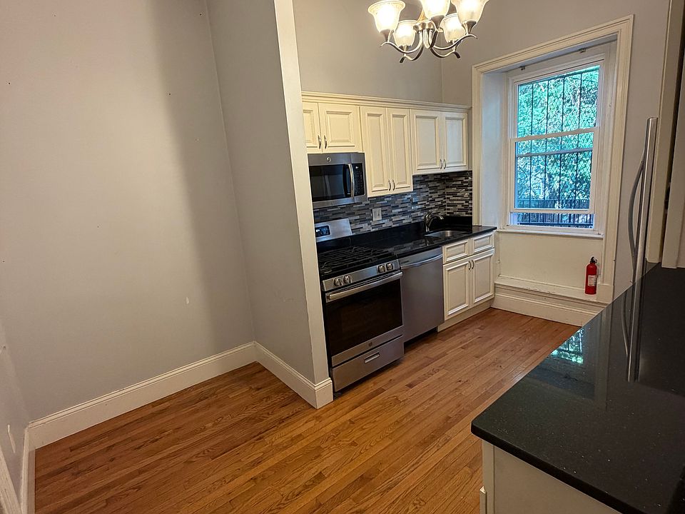 1st image of 688 Parker St #2