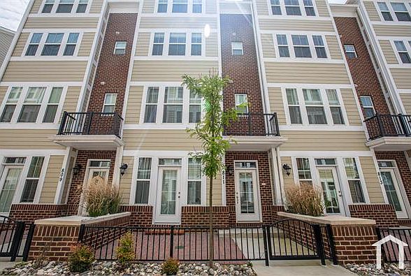 1st image of 811 Francis Harris Pl