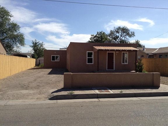 3rd image of 204 San Lorenzo Ave NW