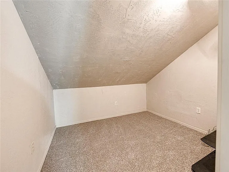 12901 Carrie Ct — Photo 22