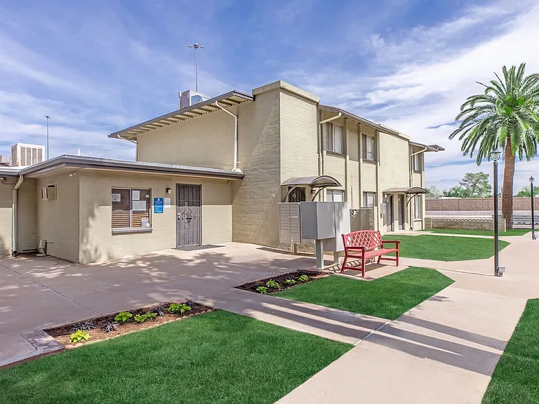 5726 N Black Canyon Hwy — Photo 5