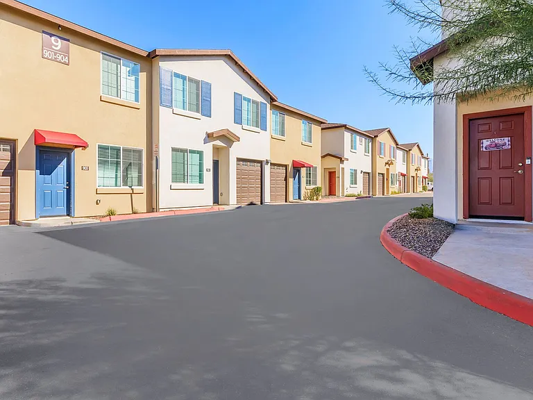 San Luciano Townhomes — Photo 15