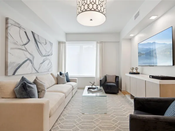 218 Middle Neck Road #107, Great Neck, NY 11021