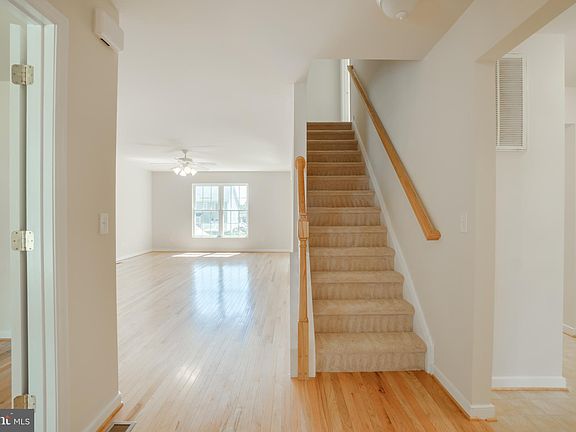 4th image of 304 Burnside Ave
