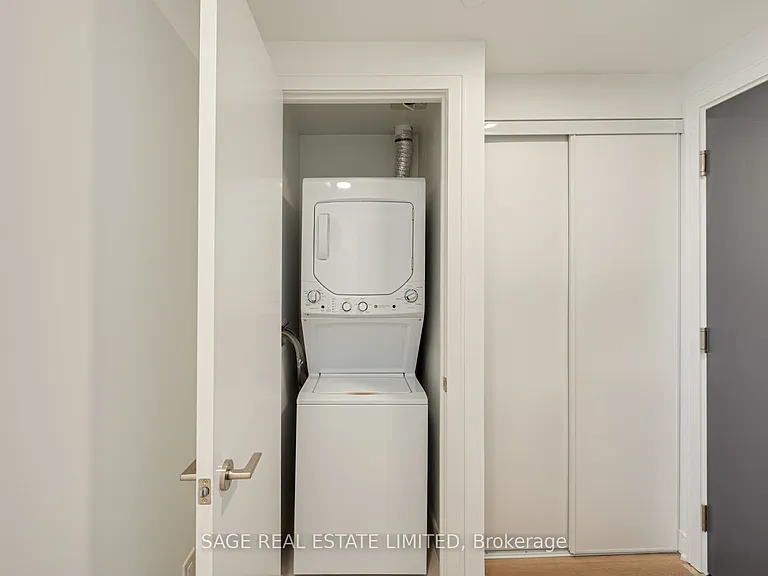 86 Dundas St E #1601 — Photo 5