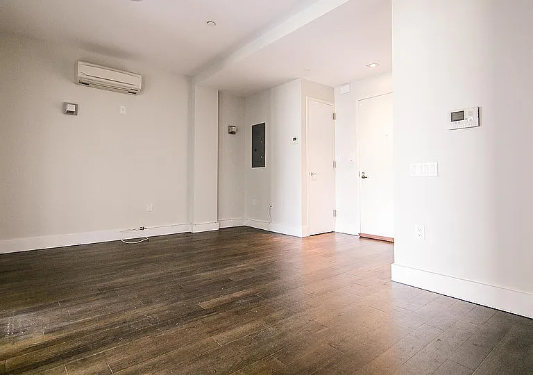 167 Graham Ave #2N — Photo 2