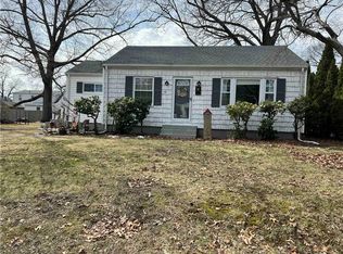 105 Palmer Ave, Riverside, RI 02915