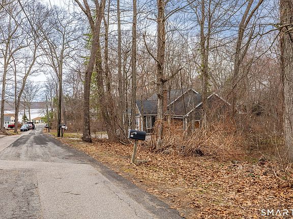 3rd image of 21 Bass Lake Road