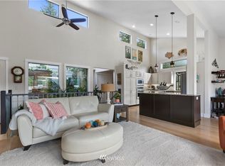 15000 Village Green Dr APT 8, Bothell, WA 98012