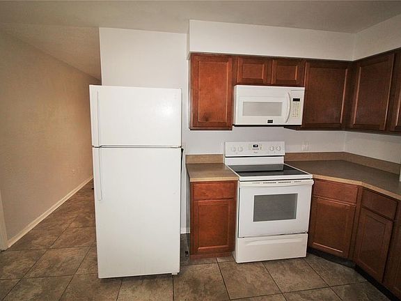 3rd image of 309 Diamond St