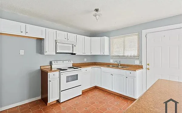 10241 Viscount Dr — Photo 5