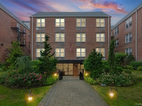 16 Main Street #3V, East Rockaway, NY 11518