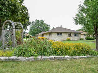 5322 W Jerelyn Pl, Milwaukee, WI 53219