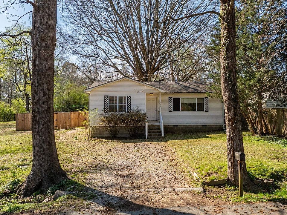 1st image of 404 NE 3rd St