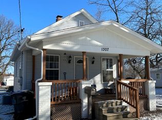 1307 W Olive St, Bloomington, IL
