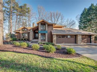 16208 Leeward Ln, Huntersville, NC 28078