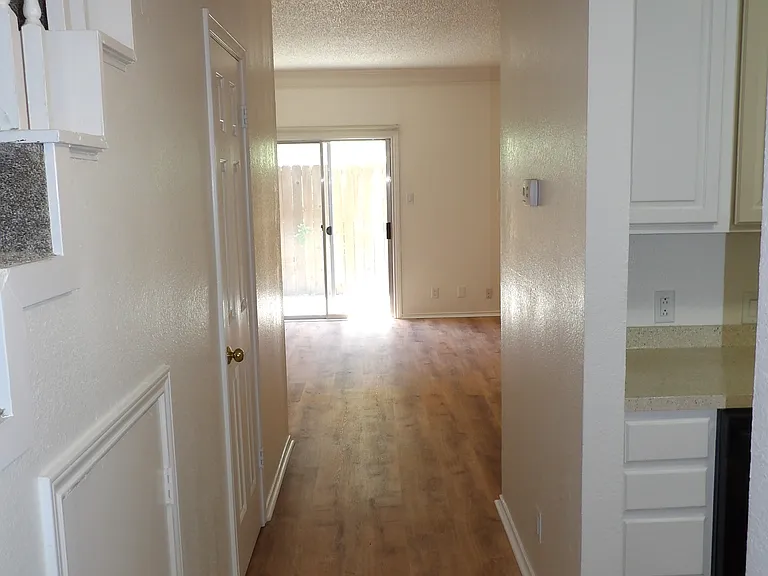 4339 Buena Vista St #5 — Photo 3