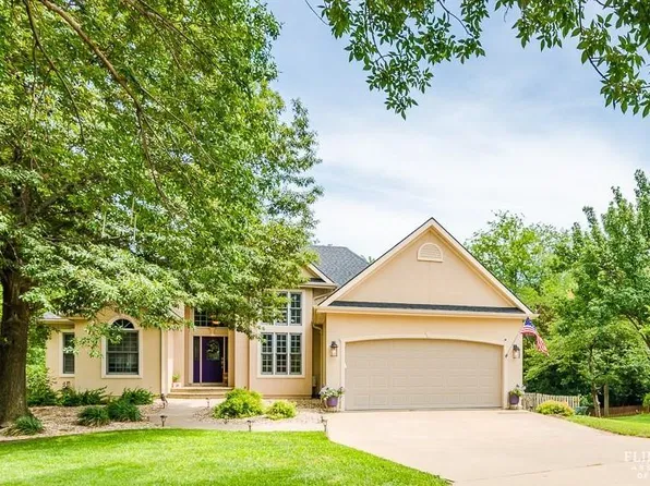 3700 Crossgate Cir, Manhattan, KS 66503