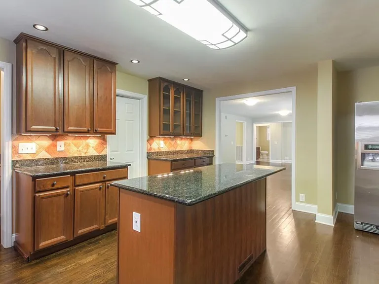 410 Lancaster Ave — Photo 11