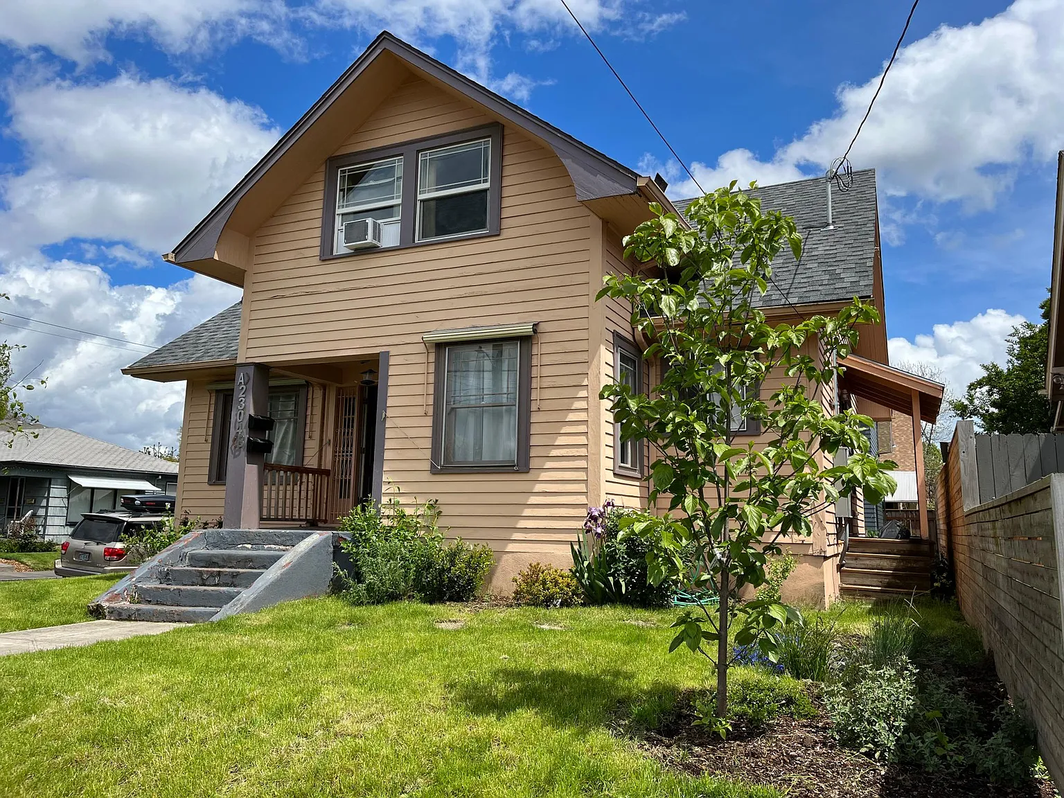2304 SE 43rd Ave photo 1