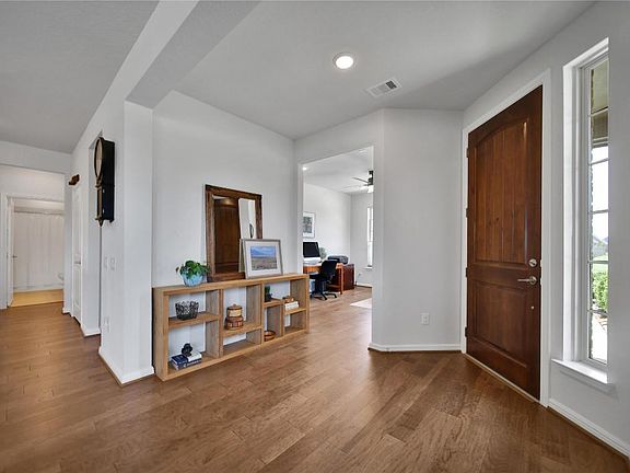 4th image of 5618 Eagle Rock Ln
