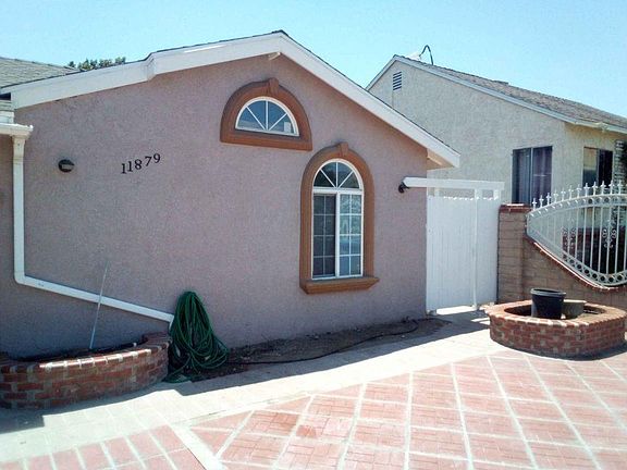 2nd image of 11879 Cometa Ave