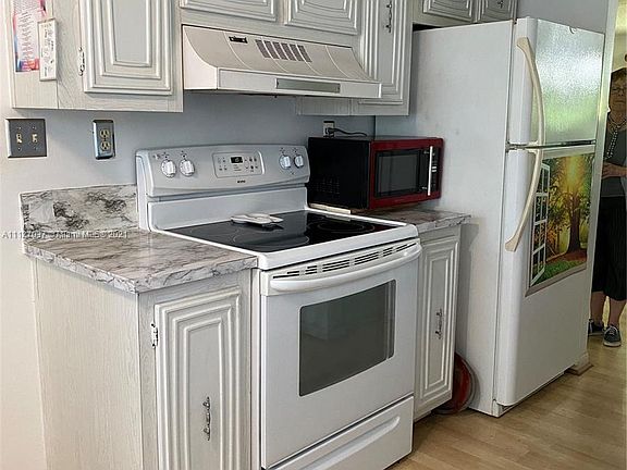 3rd image of 8205 NW 61st St APT B206