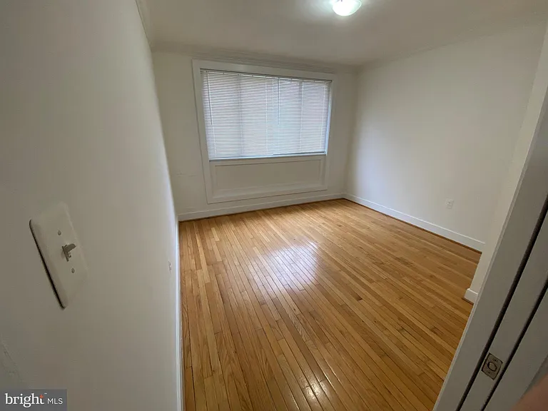 2838 Hartford St SE #304 — Photo 4