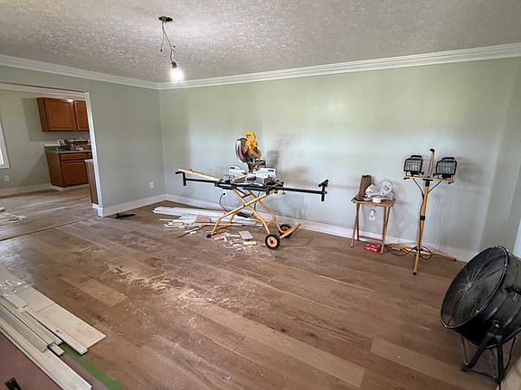 2nd image of 2552 Brawners Levee Rd